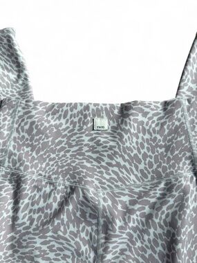 Vuori High Rise Leggings Small Gray Animal Print Performance Yoga Pants